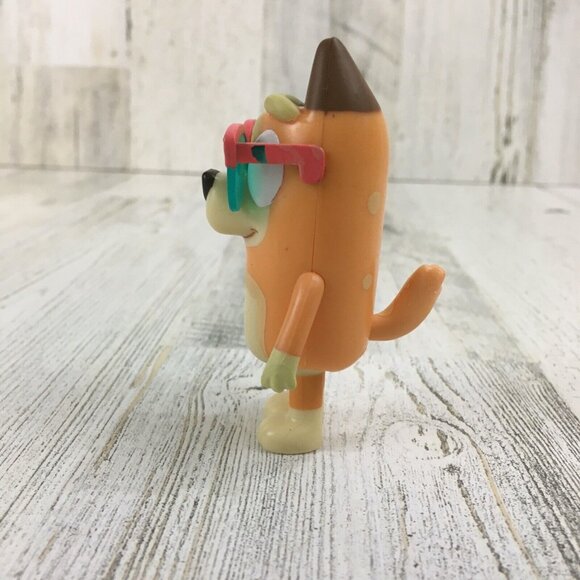 Bluey CHILLI Heeler Mom Figure in Sunglasses Family Camping Trip Beach Chili NEW - Picture 4 of 7